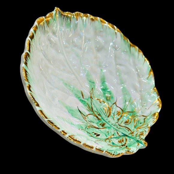 Vintage Cabbage Lettuce Leaf Ceramic Salad Plate Made in Italy White Green Gold - Picture 3 of 8